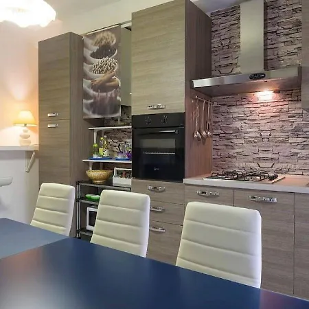 Casa Claudia Bed & Breakfast 3*